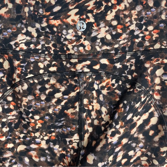 Lululemon Size 4 High Rise Leggings 25” Inseam Drawcord Sweat Wicking Pockets - Picture 3 of 9